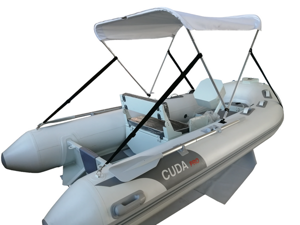 Πλάγια οπίσθια όψη του CUDA PRO 360 με έμφαση στον ψηλό καθρέφτη και τα flaps.