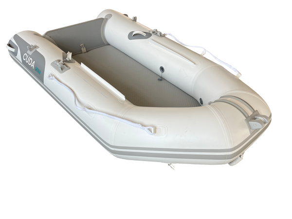 Λευκό φουσκωτό σκάφος CUDA mini 2,5m x 1,41m για 3 άτομα, μπροστινή όψη.